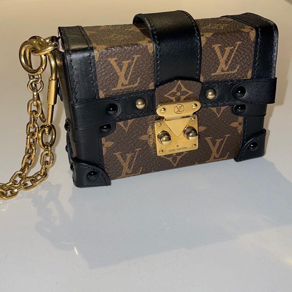 Authentic Louis Vuitton clutch. Brand new, Ticket of authenticity comes with bag